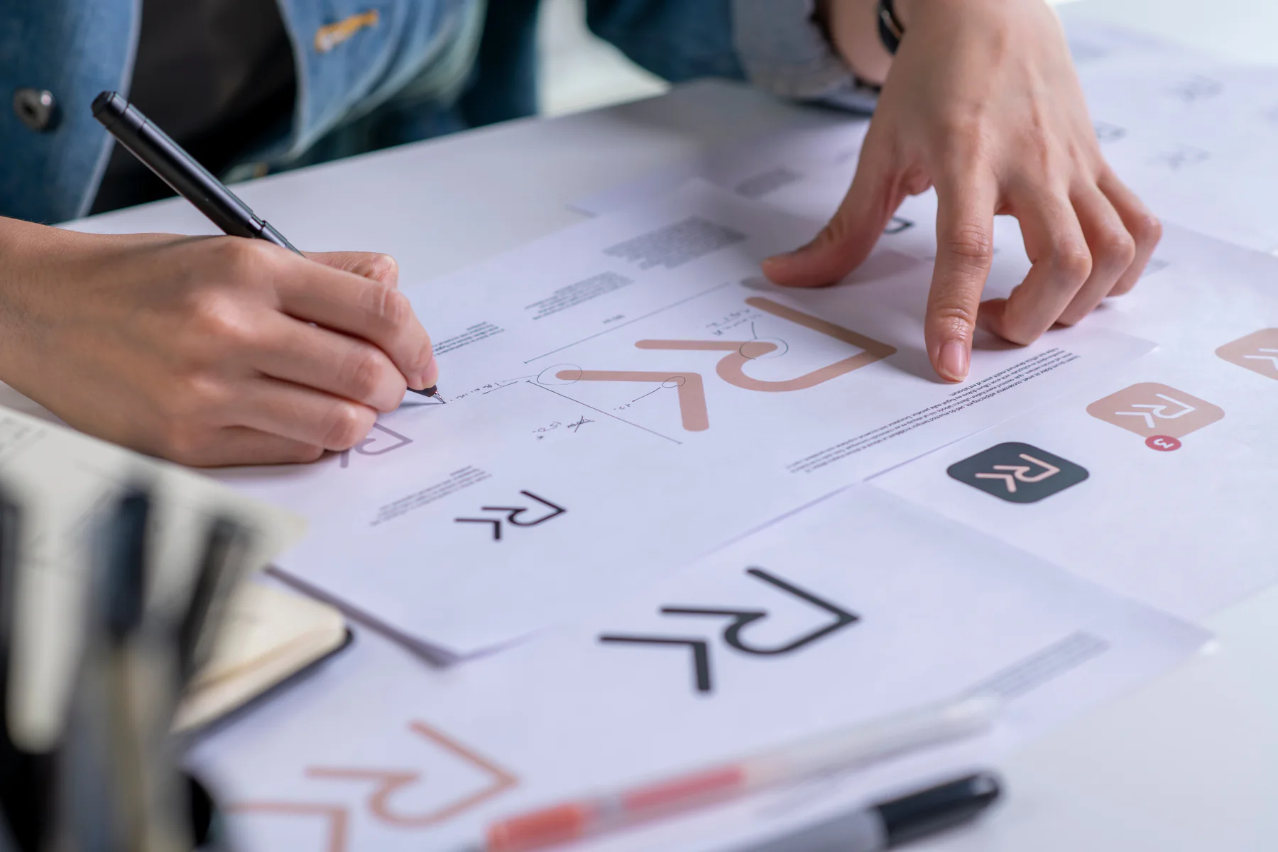 Markenbild und Logo-Detail für den Bereich Marke und Design